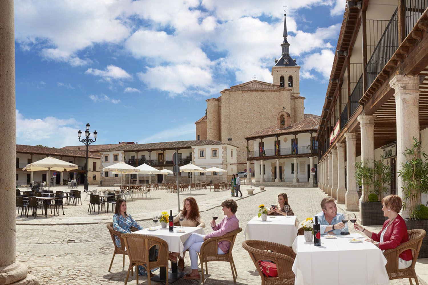 Plaza de Colmenar de Oreja, uno de los municipios finalistas a "Capital del Turismo Rural 2023" 